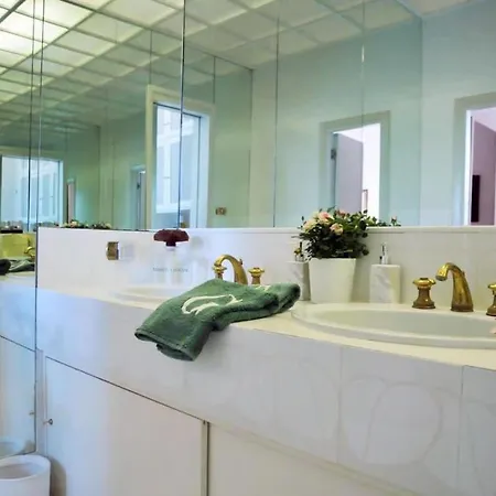 Vila Charming With A Beautiful Italian Garden And Terraces